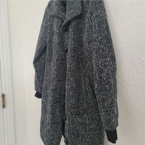 forever 21 Women's 3/4 Length Knit Button Up Coat - Picture 2 of 8